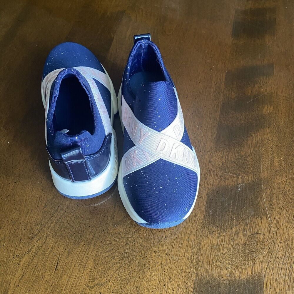 DKNY Baby Girls Casual & Fashion Sneakers Navy blush Shoes Size 7 Kids New - Picture 4 of 16
